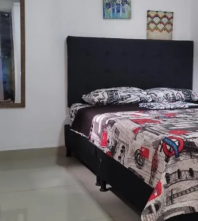33 Comodo Apartamento Laureles Estadio 3 Habitaciones 3 Banos Medellin Exterior photo