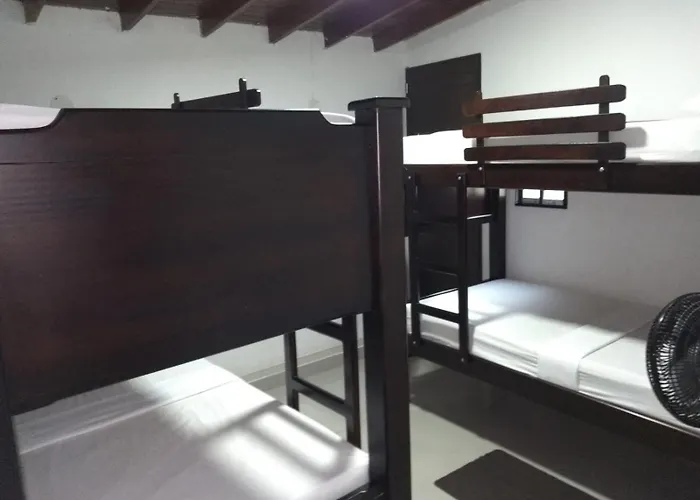 33 Comodo Apartamento Laureles Estadio 3 Habitaciones 3 Banos